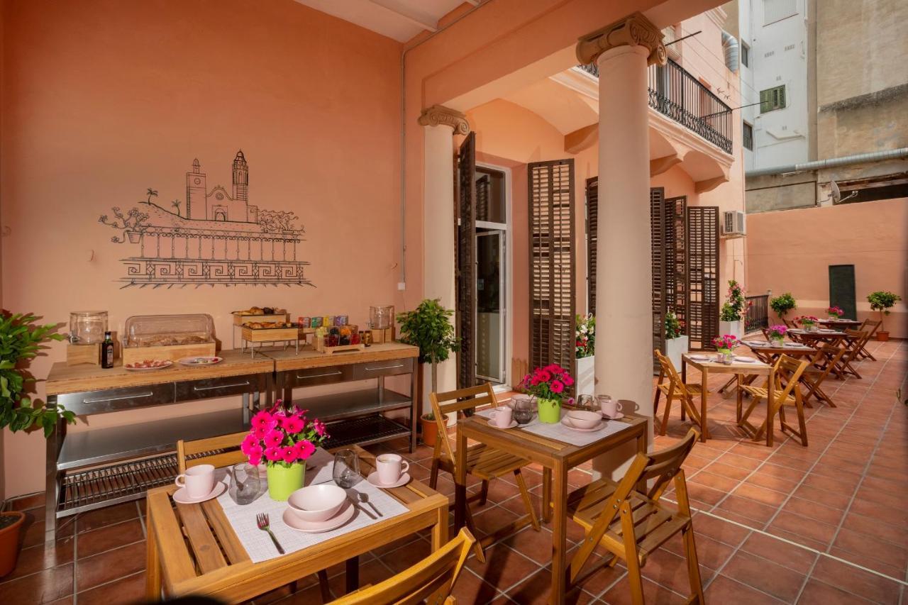 סיטגס Antonios Hostal מראה חיצוני תמונה