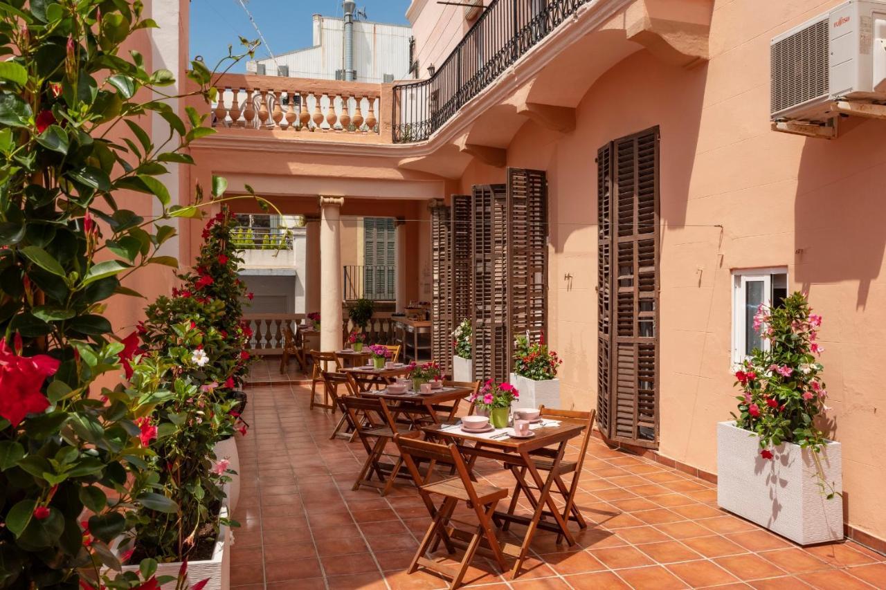 סיטגס Antonios Hostal מראה חיצוני תמונה