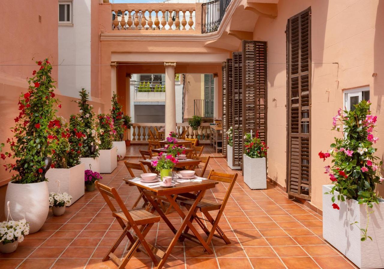 סיטגס Antonios Hostal מראה חיצוני תמונה