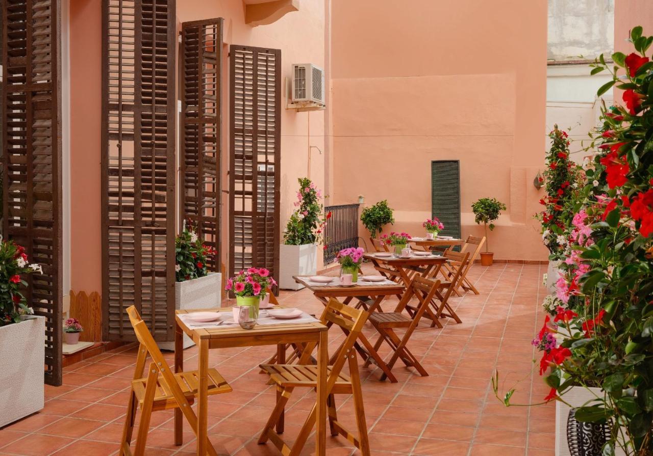 סיטגס Antonios Hostal מראה חיצוני תמונה