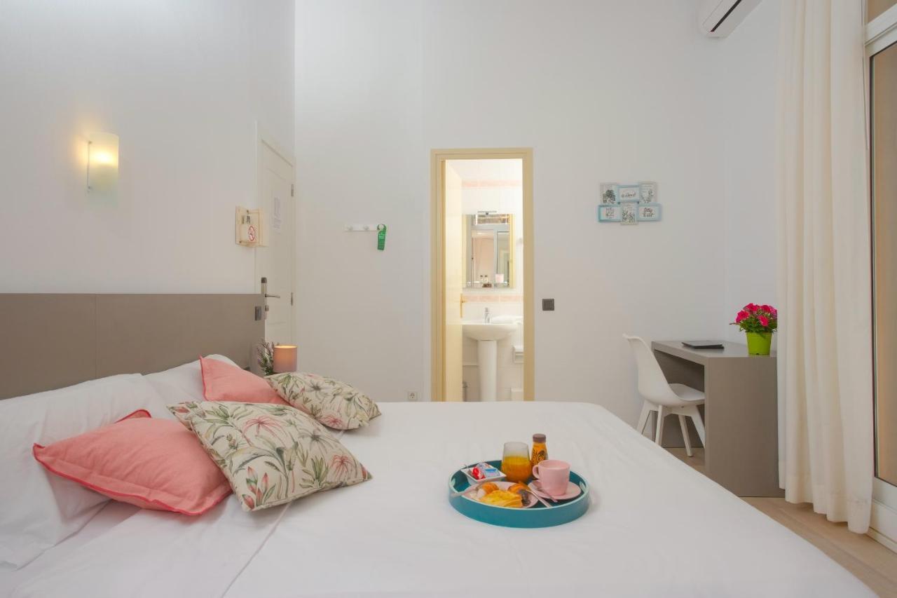 סיטגס Antonios Hostal מראה חיצוני תמונה